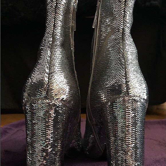 Kendall + Kylie Sequin Silver Booties - Picture 5 of 10